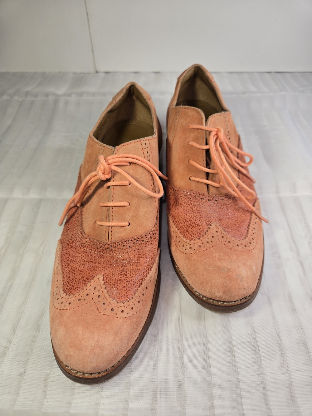 Sebago Women’s Peach Suede Oxford Shoes – Classic & Stylish